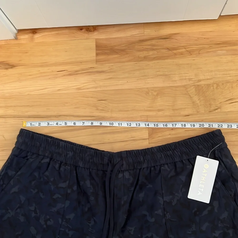 Athleta Printed Farallon Jogger Pants Camo Print Size 26 - NWT